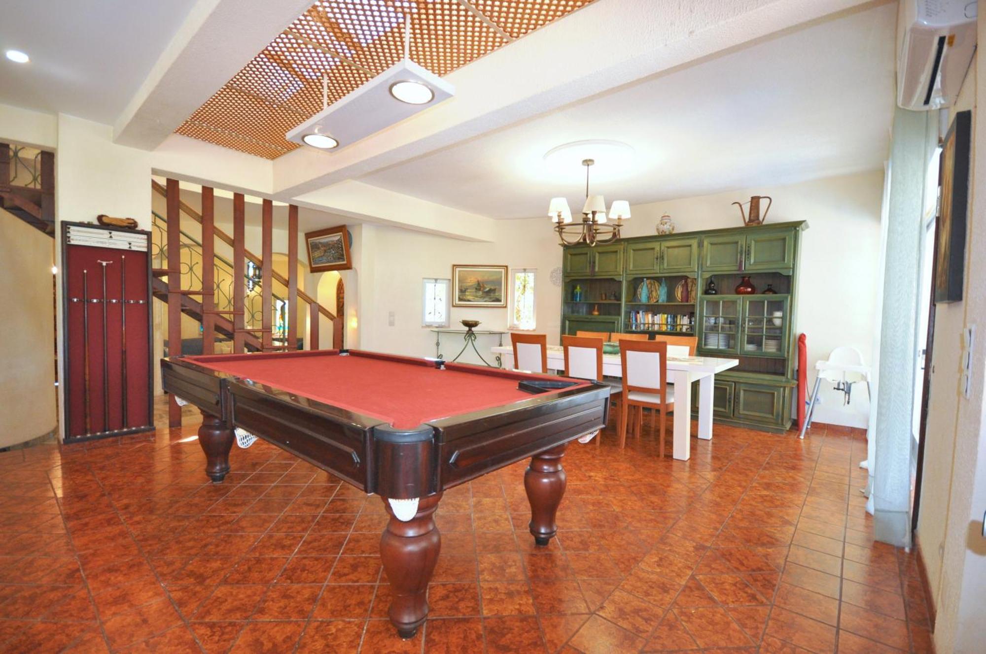 Walking Distance To The Centre - Snooker Table - Private Pool - 5 Bedrooms Quarteira Exterior foto